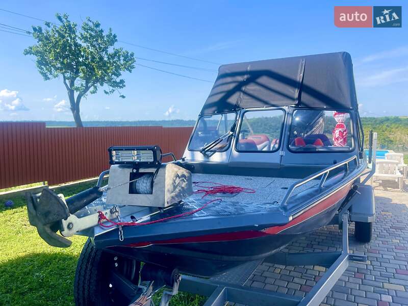 Катер Tracker Bass 2004 в Кам'янець-Подільському