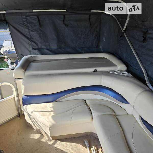 Лодка Tracker Party Barge 2007 в Киеве