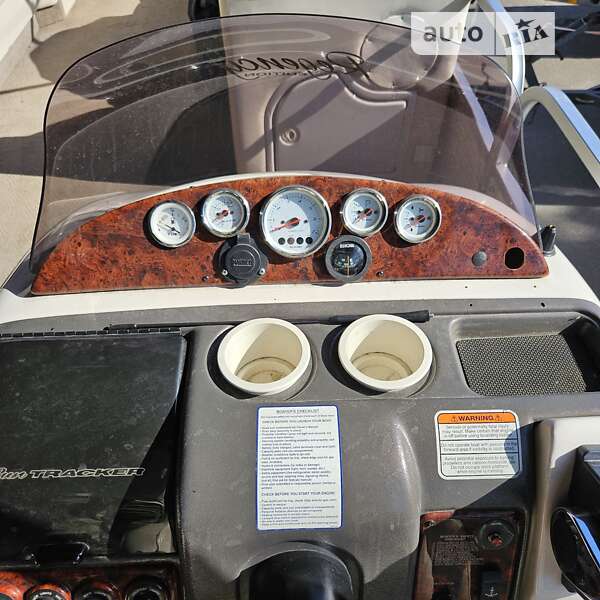 Лодка Tracker Party Barge 2007 в Киеве