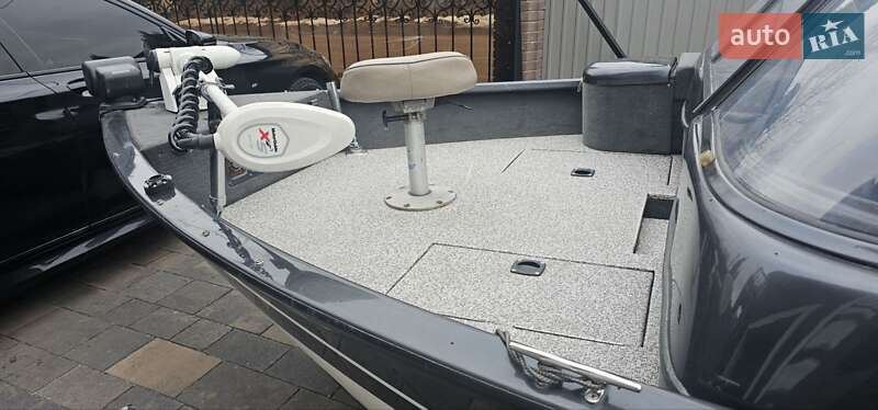 Лодка Tracker Targa 2006 в Борисполе