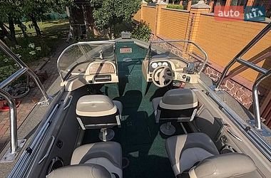Катер Tracker Targa 2001 в Старих Петрівцях