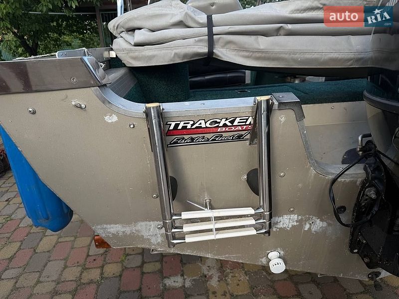 Катер Tracker Targa 2001 в Старих Петрівцях