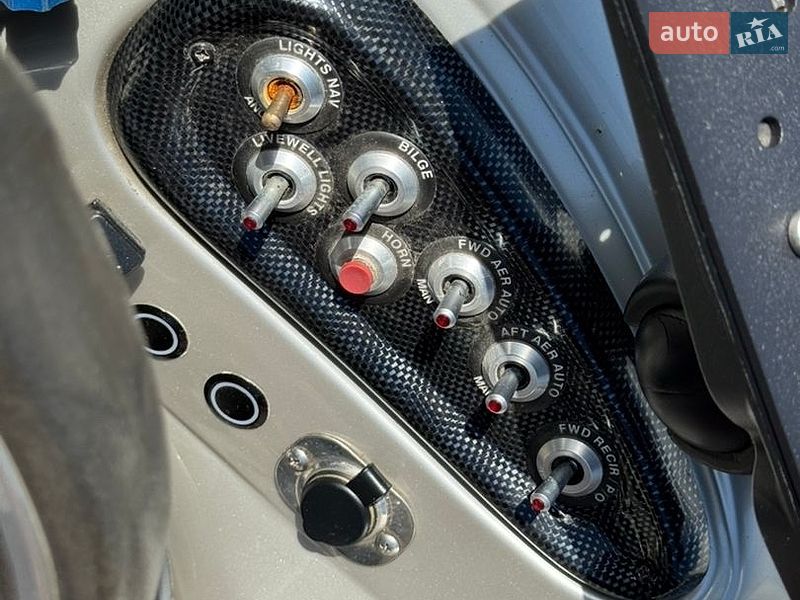 Катер Tracker Targa 2011 в Обухові