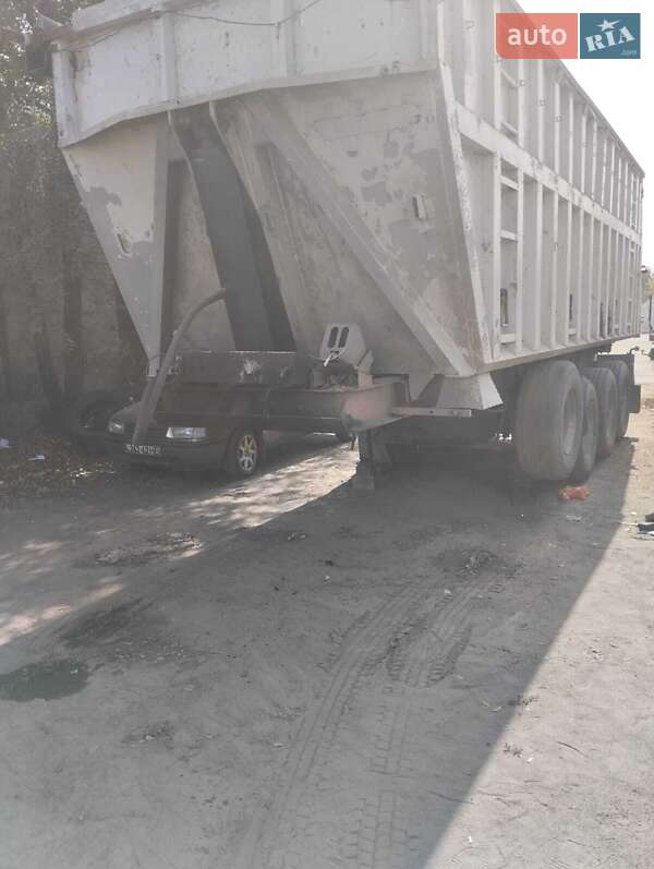 Зерновоз - полуприцеп Trailor S343 1991 в Кривом Роге