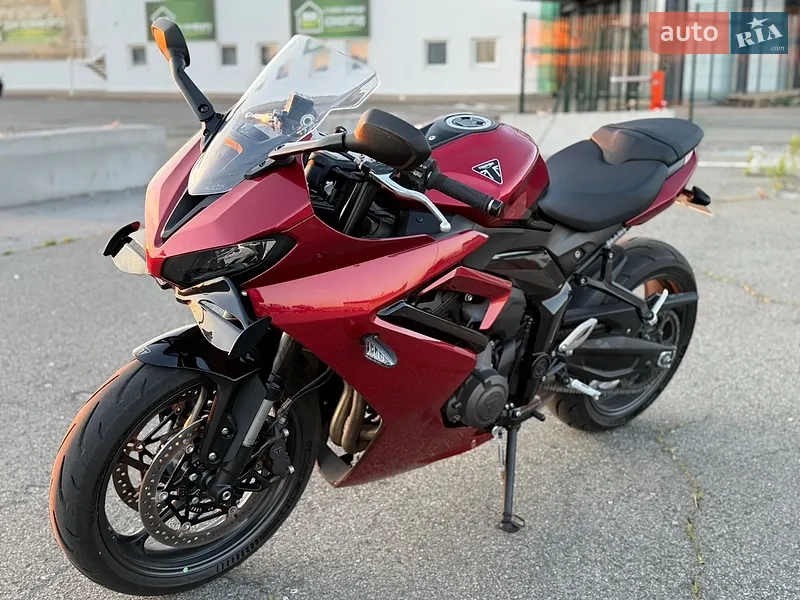 Triumph Daytona 660 2025