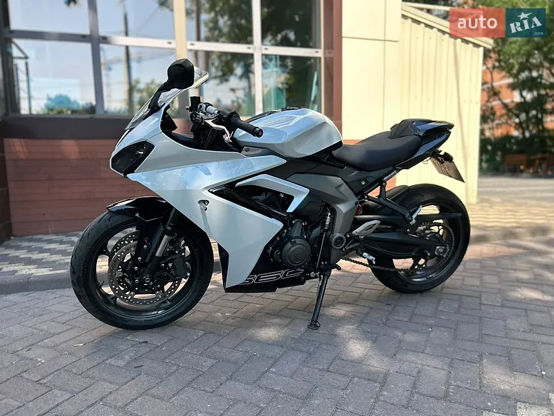 TRIUMPH DAYTONA 660 2024 VIN SMTL23UF7STBW5959 фото оголошення 2 з 42