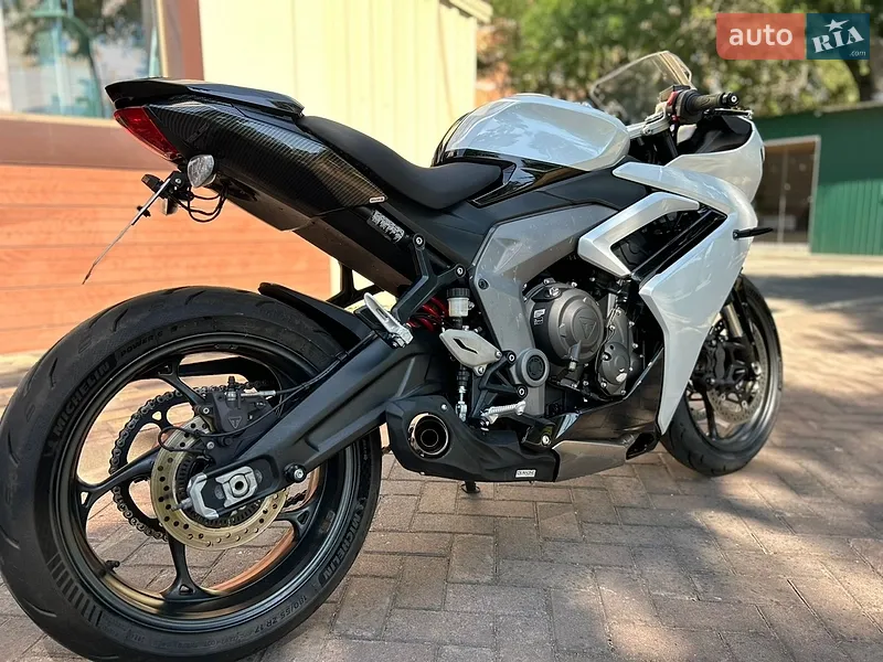 TRIUMPH DAYTONA 660 2024 VIN SMTL23UF7STBW5959 фото оголошення 12 з 42