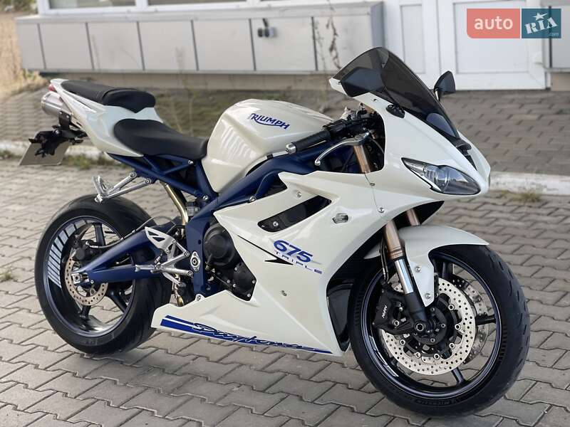 Спортбайк Triumph Daytona 2010 в Дубно