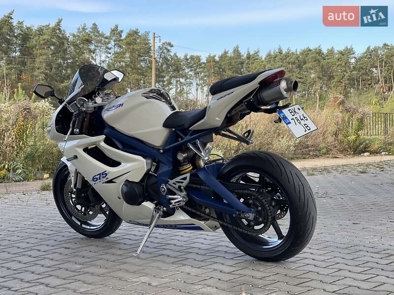 Спортбайк Triumph Daytona 2010 в Дубно