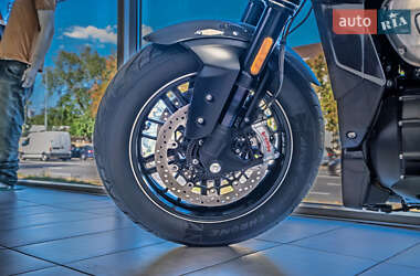 Мотоцикл Круізер Triumph Rocket 3 2020 в 