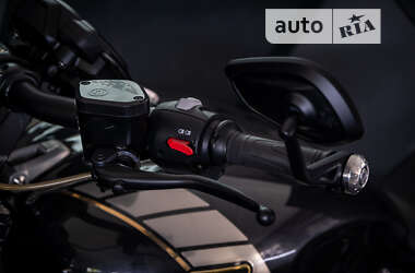 Мотоцикл Круизер Triumph Rocket III 2020 в 