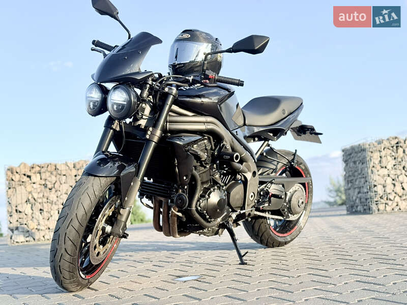 Мотоцикл Без обтекателей (Naked bike) Triumph Speed Triple 2010 в Черновцах