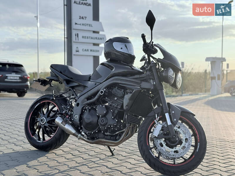 Мотоцикл Без обтекателей (Naked bike) Triumph Speed Triple 2010 в Черновцах