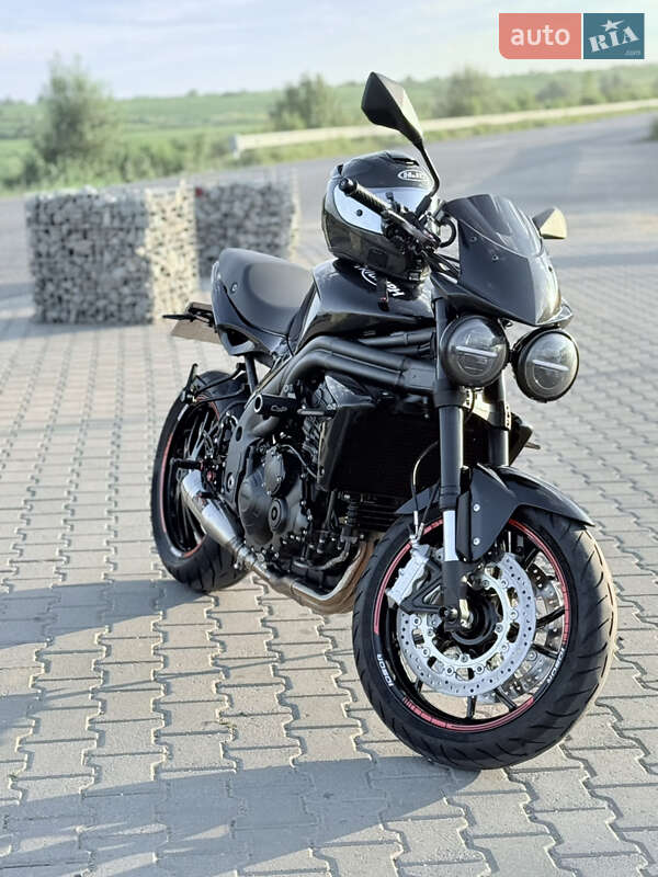 Мотоцикл Без обтекателей (Naked bike) Triumph Speed Triple 2010 в Черновцах