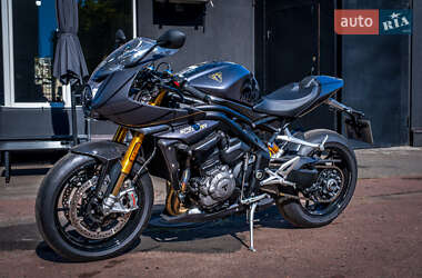 Спортбайк Triumph Speed Triple 2023 в 