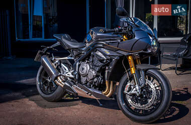 Спортбайк Triumph Speed Triple 2023 в 