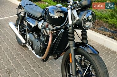 Мотоцикл Классік Triumph Street Cup 2018 в Дніпрі