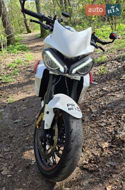 Мотоцикл Без обтекателей (Naked bike) Triumph Street Triple 675 2013 в 