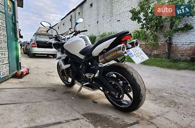 Мотоцикл Без обтікачів (Naked bike) Triumph Street Triple 675 2012 в 