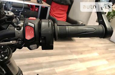 Мотоцикл Без обтекателей (Naked bike) Triumph Street Triple 2018 в 