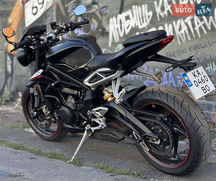 Мотоцикл Без обтекателей (Naked bike) Triumph Street Triple 2018 в Киеве