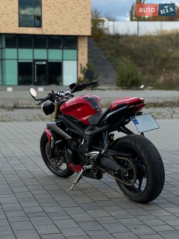 Мотоцикл Без обтікачів (Naked bike) Triumph Street Triple 2015 в Хмельницькому