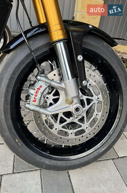 Кафе рейсер Triumph Thruxton 2021 в 