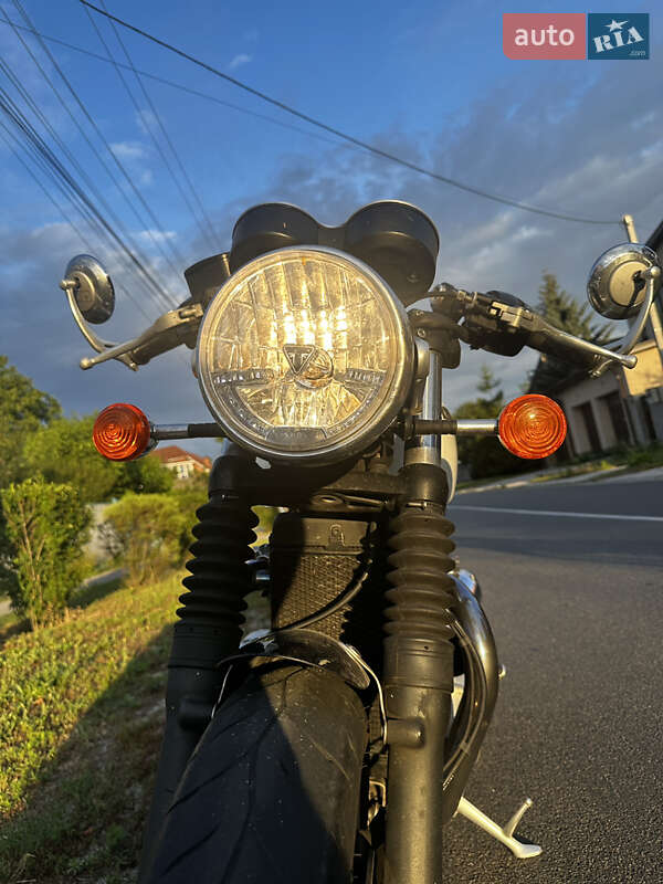 Кафе рейсер Triumph Thruxton 2016 в Киеве