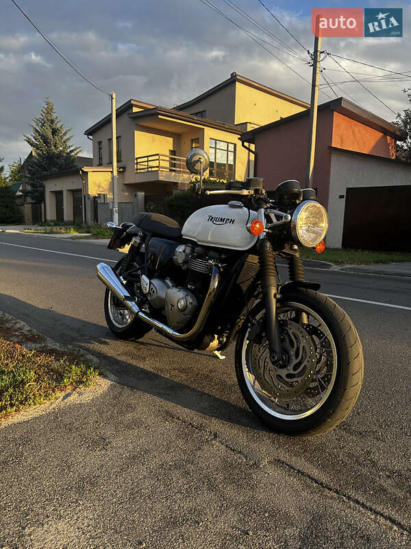 Кафе рейсер Triumph Thruxton 2016 в Киеве