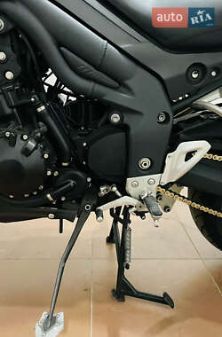 Мотоцикл Багатоцільовий (All-round) Triumph Tiger 2010 в 