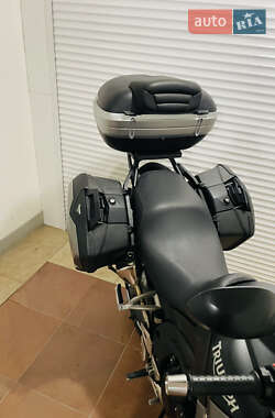 Мотоцикл Багатоцільовий (All-round) Triumph Tiger 2010 в 
