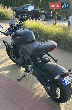 Мотоцикл Без обтекателей (Naked bike) Triumph Trident 2022 в 