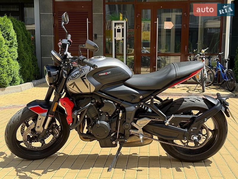 Мотоцикл Без обтекателей (Naked bike) Triumph Trident 2023 в Киеве фото Мотоцикл Без обтекателей (Naked bike) Triumph Trident 2023 в Киеве