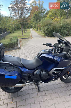 Мотоцикл Спорт-туризм Triumph Trophy 2012 в 