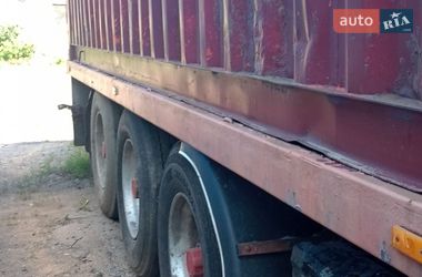 Зерновоз - полуприцеп Trouillet RT 1999 в Лохвице