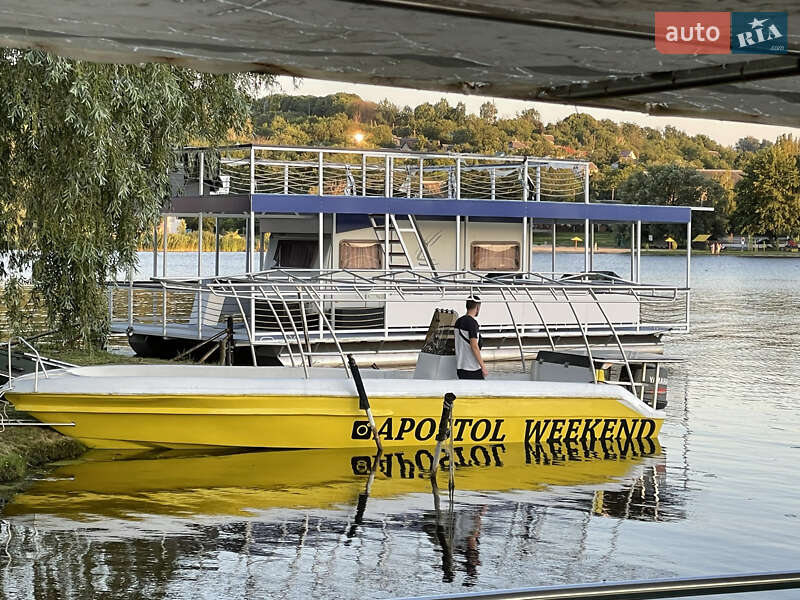 Катер Тунец 8 2010 в Ржищеві