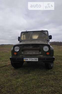 Седан УАЗ 31512 1988 в Острозі