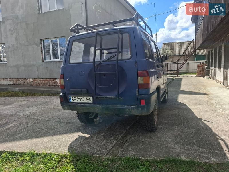 Внедорожник / Кроссовер УАЗ 3160 Симбир 2003 в Нежине