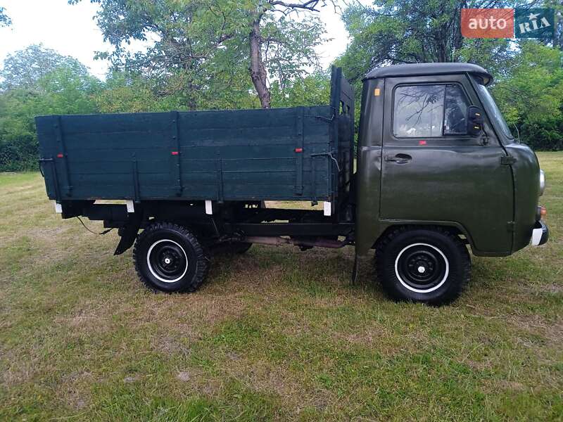 Внедорожник / Кроссовер УАЗ 3303 1993 в Тячеве