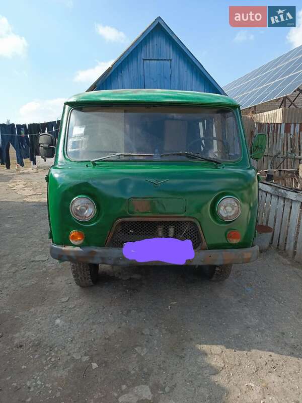 Минивэн УАЗ 3303 1982 в 