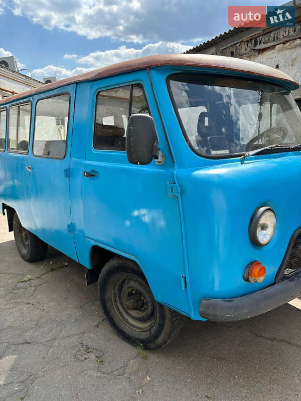 Внедорожник / Кроссовер УАЗ 3303 1991 в 