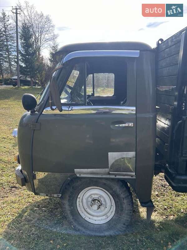 Универсал УАЗ 3303 1990 в Надворной