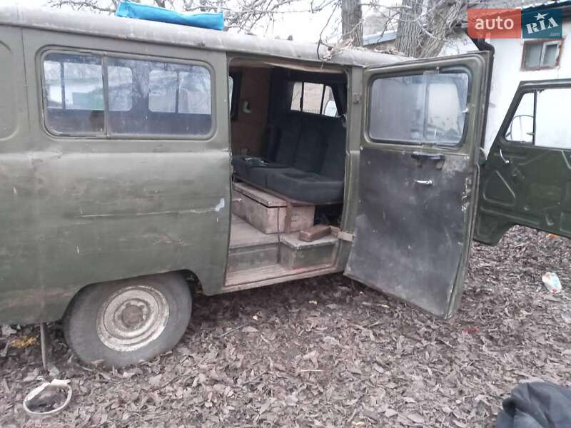 Минивэн УАЗ 3741 1988 в Новониколаевке