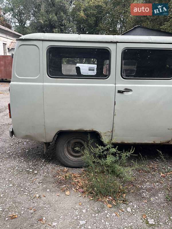 Позашляховик / Кросовер УАЗ 3741 2003 в Кам'янському