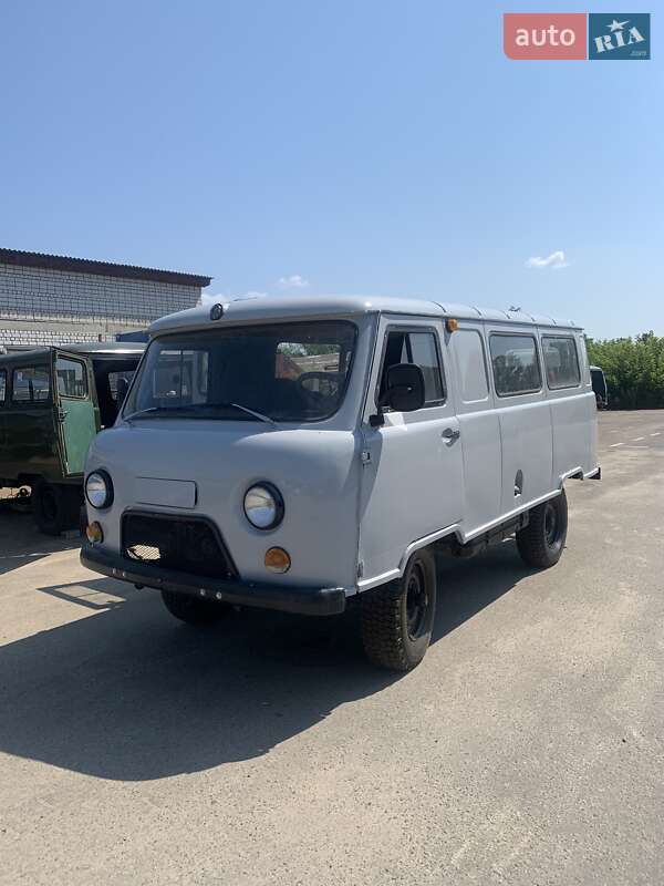 Внедорожник / Кроссовер УАЗ 452 пас 1973 в 