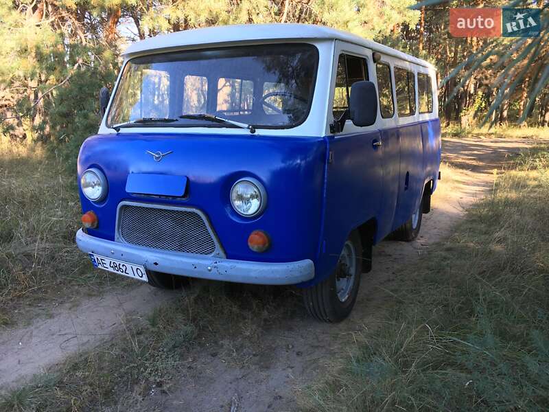 Позашляховик / Кросовер УАЗ 452 пас 1984 в 