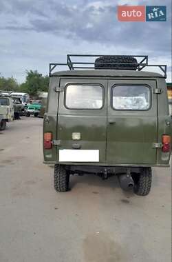 Позашляховик / Кросовер УАЗ 452 пас 1981 в 