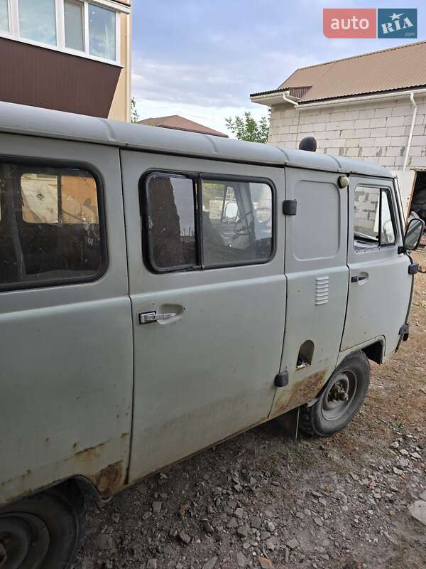Позашляховик / Кросовер УАЗ 452 1981 в Харкові