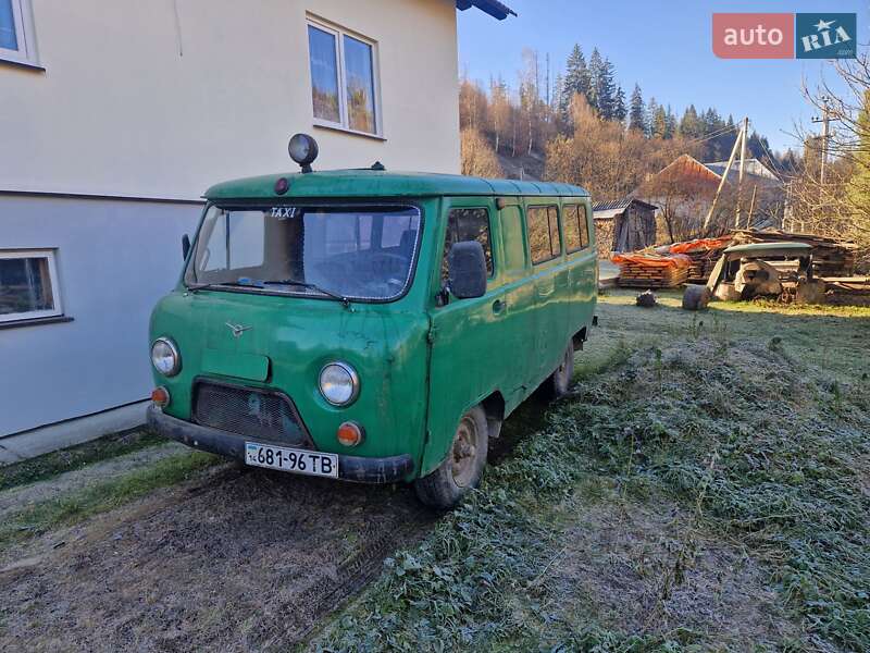 Внедорожник / Кроссовер УАЗ 452 1982 в Славском