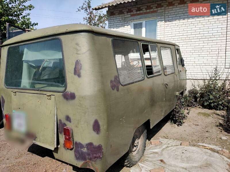 Позашляховик / Кросовер УАЗ 452Л 1989 в Баришівка